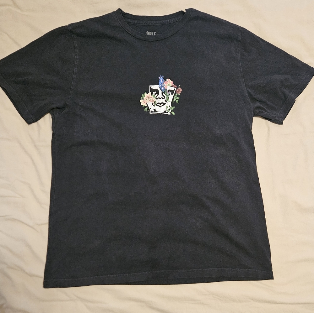 black graphic tee